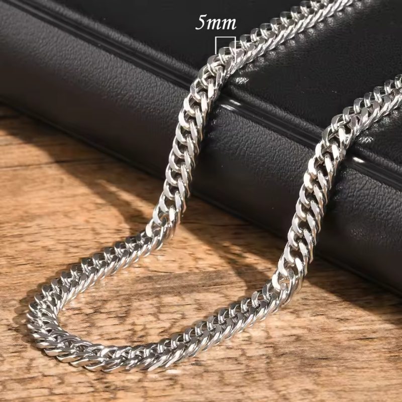 Collier homme grosse maille en acier inoxydable, style tendance, finition brillante, idéal pour un look masculin moderne.