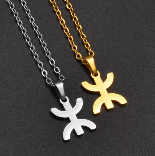 Collier kabyle traditionnel pour homme, en argent avec motifs berbères, élégant et authentique, idéal pour célébrer la culture berbère.